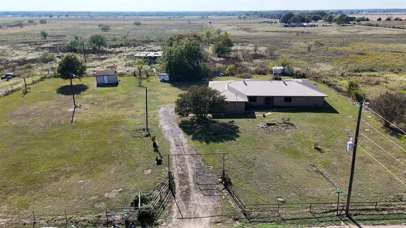 1393 NE County Road 2120 Road NE, Powell TX 75153 - Photo 3