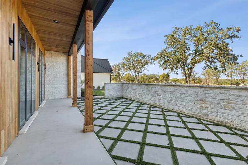 200 Dan Russell Bend, Weatherford TX 76087 - Photo 3