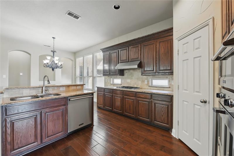 3060 England Parkway, Grand Prairie TX 75054 - Photo 10