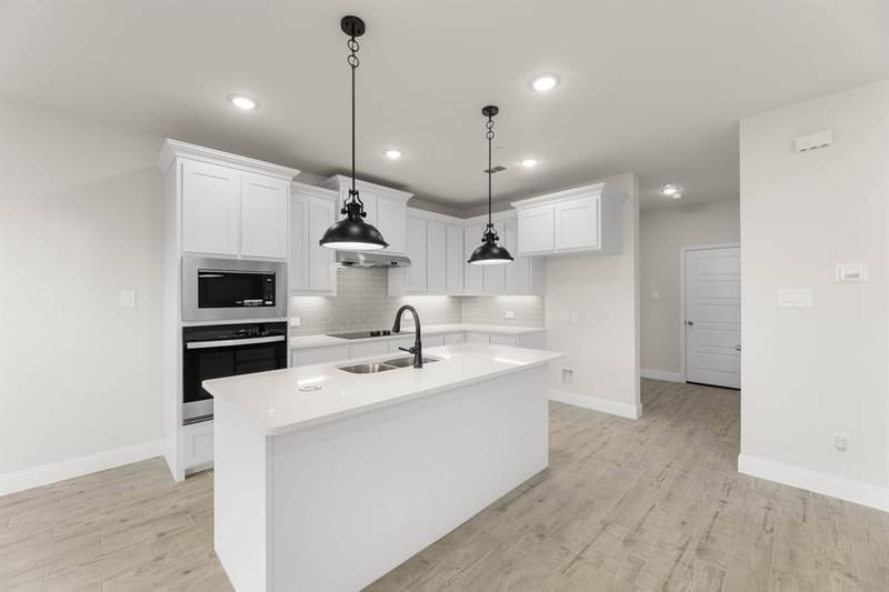 655 Sandiford Court, Mansfield TX 76063 - Photo 4