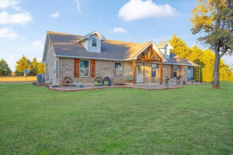 1375 County Road 176, Whitesboro TX 76273