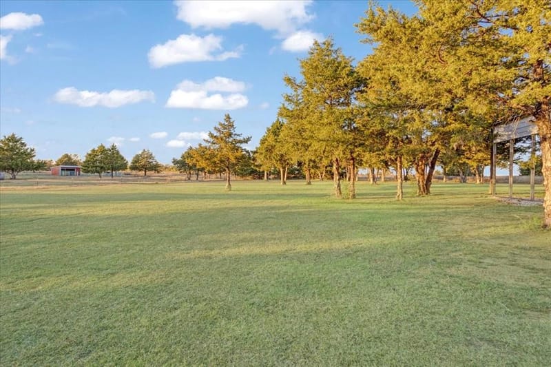 1375 County Road 176, Whitesboro TX 76273 - Photo 28