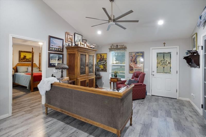 1375 County Road 176, Whitesboro TX 76273 - Photo 5
