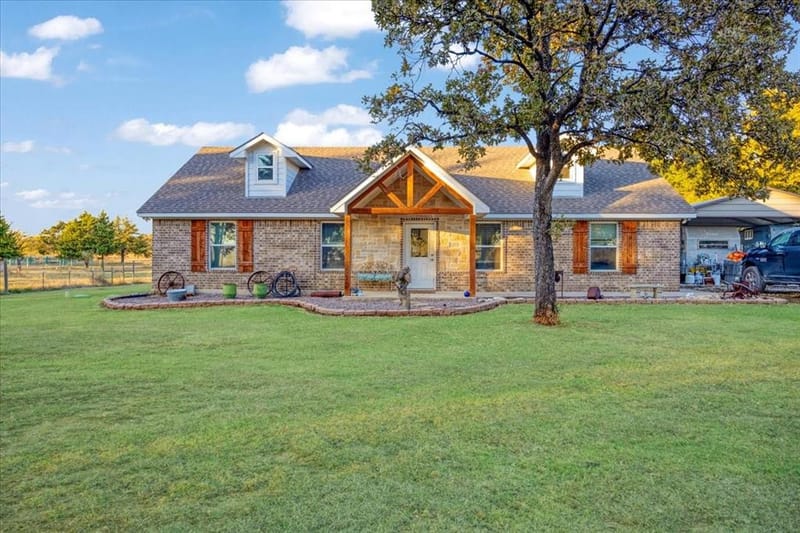 1375 County Road 176, Whitesboro TX 76273 - Photo 4