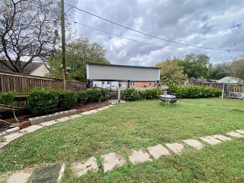 407 E Main Street, Whitesboro TX 76273 - Photo 13