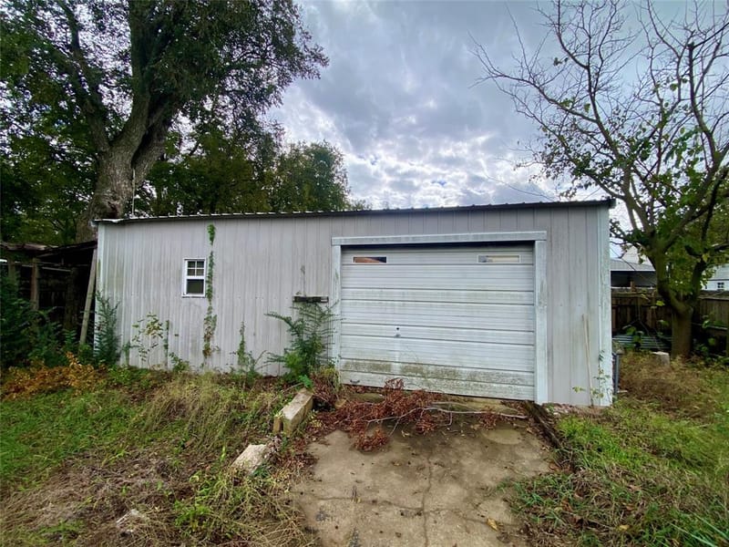 407 E Main Street, Whitesboro TX 76273 - Photo 17