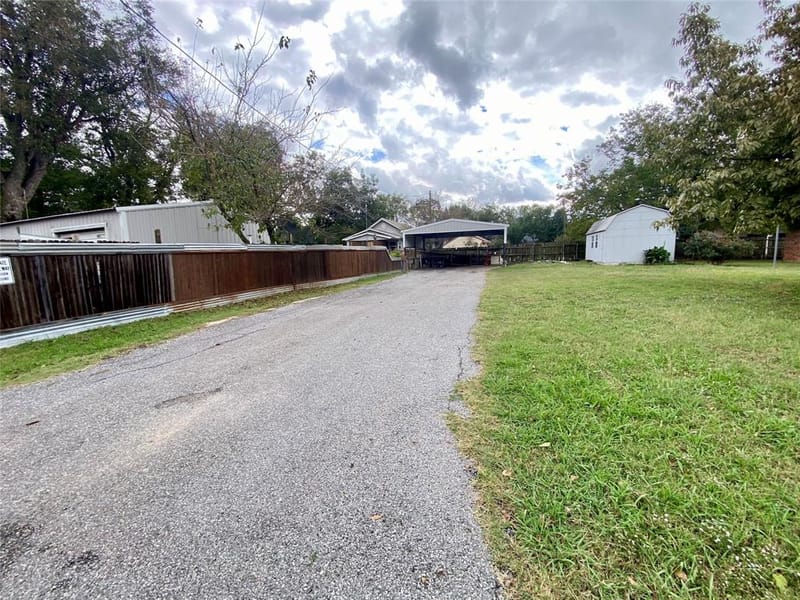 407 E Main Street, Whitesboro TX 76273 - Photo 16