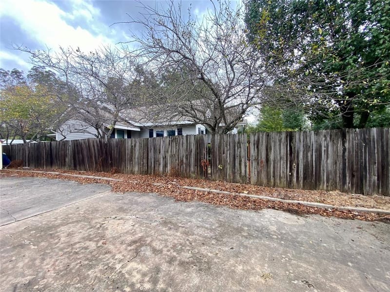 407 E Main Street, Whitesboro TX 76273 - Photo 20