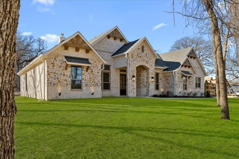 687 Bent Tree Lane, Weatherford TX 76085 - Photo 2