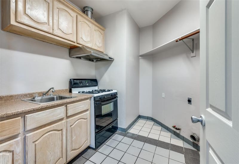 1805 Old Oak Drive, Arlington TX 76012 - Photo 12