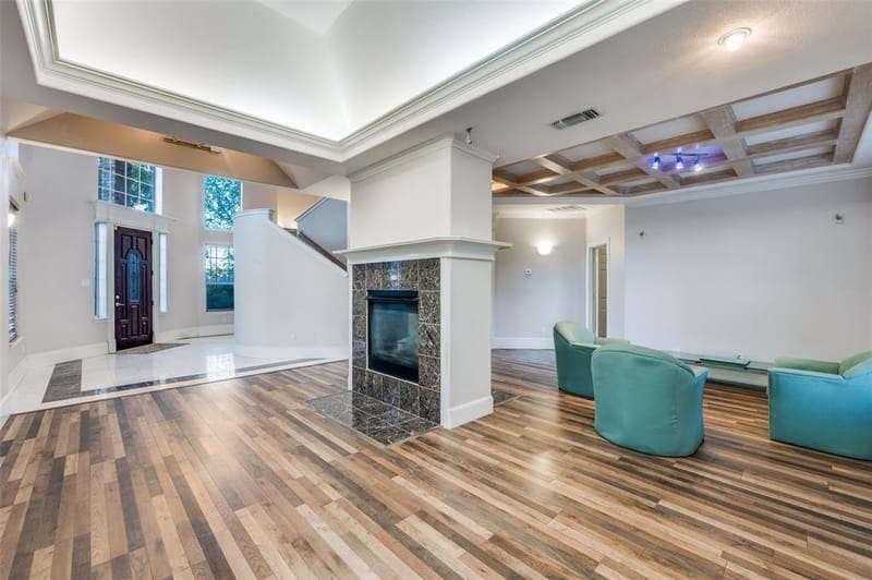 1805 Old Oak Drive, Arlington TX 76012 - Photo 4