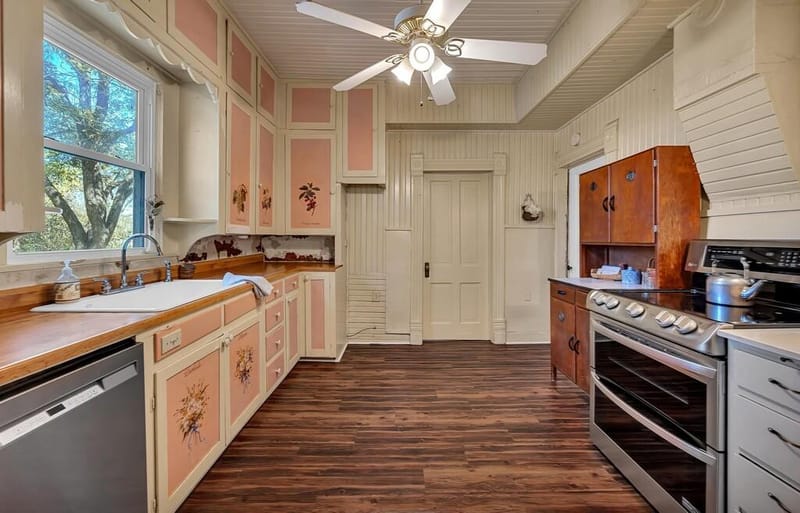 515 Hackberry Street, Clifton TX 76634 - Photo 11