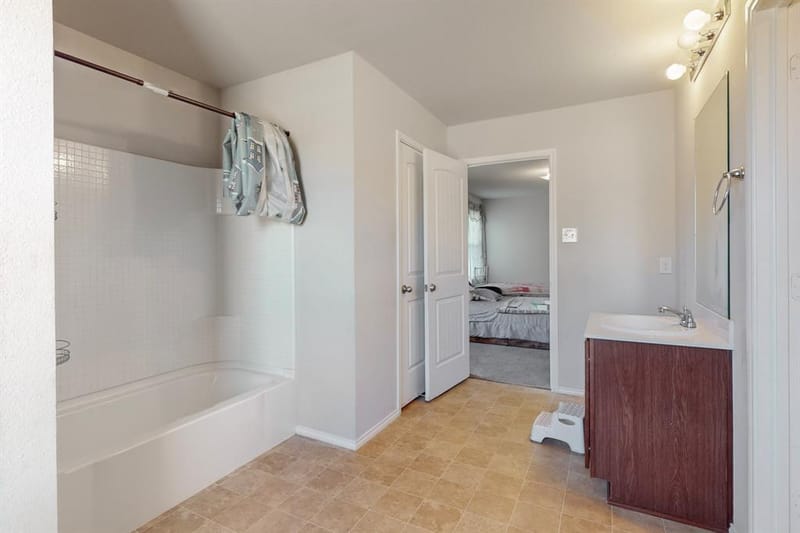 7812 Schooner Drive, Fort Worth TX 76179 - Photo 24