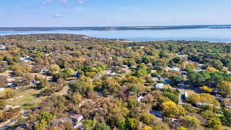 227 Newcastle Drive, Gordonville TX 76245 - Photo 3