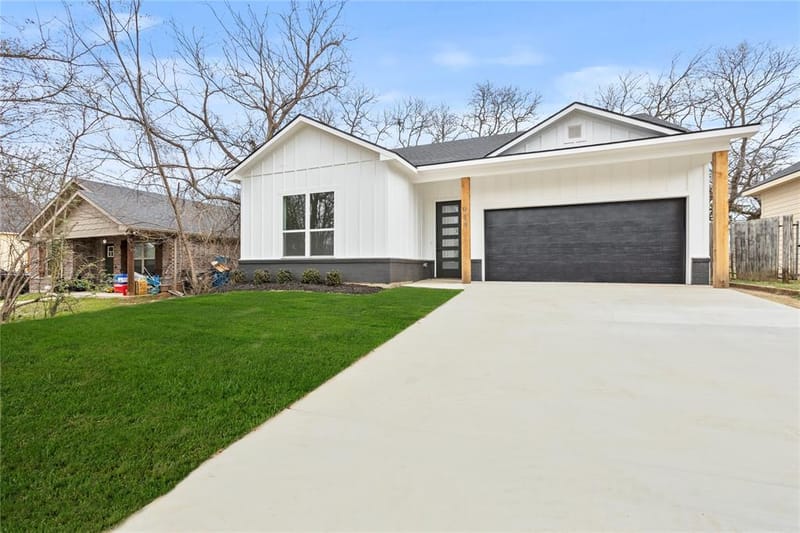 919 W Day Street, Denison TX 75020 - Photo 27