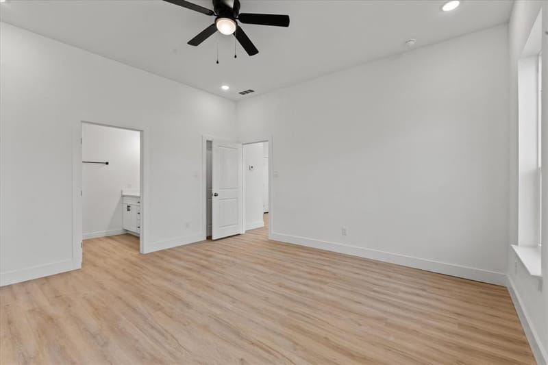919 W Day Street, Denison TX 75020 - Photo 17