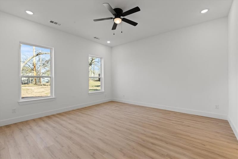 919 W Day Street, Denison TX 75020 - Photo 16