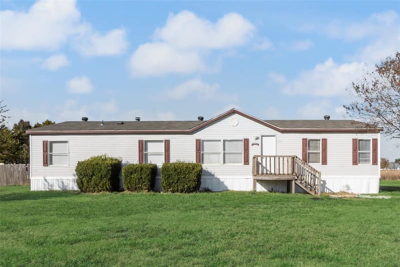 817 Kaufman Street, Rosser TX 75157