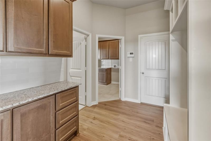 930 County Road 200, Valley View TX 76272 - Photo 22