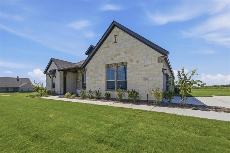 930 County Road 200, Valley View TX 76272 - Photo 4