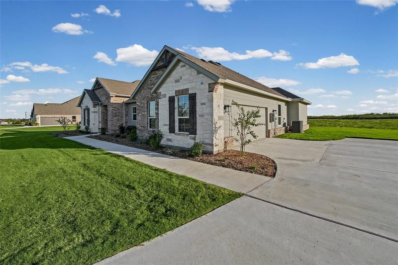 900 County Road 200, Valley View TX 76272 - Photo 2