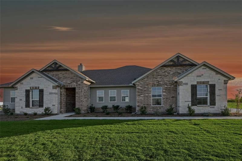 900 County Road 200, Valley View TX 76272
