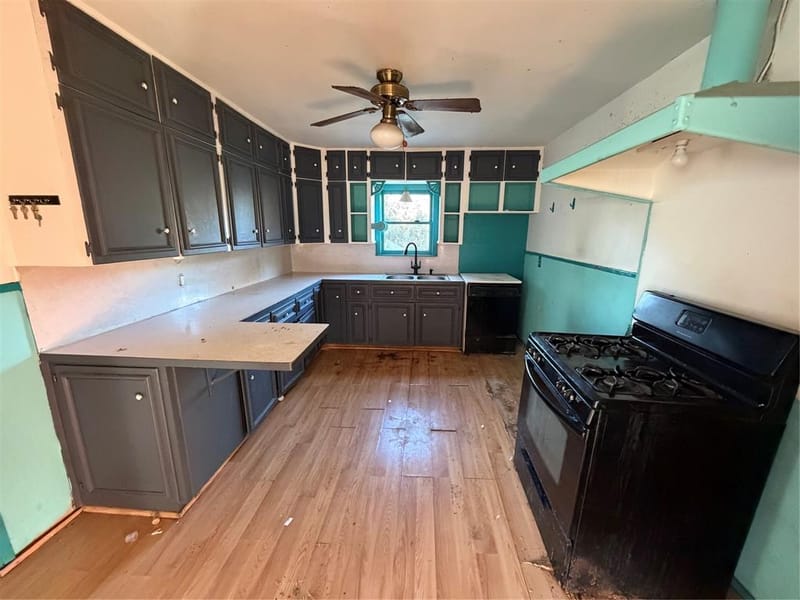 318 N Dale Avenue, Stephenville TX 76401 - Photo 2