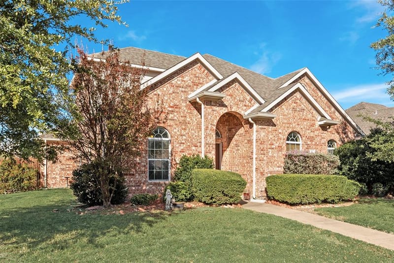301 Quail Run Road, Red Oak TX 75154