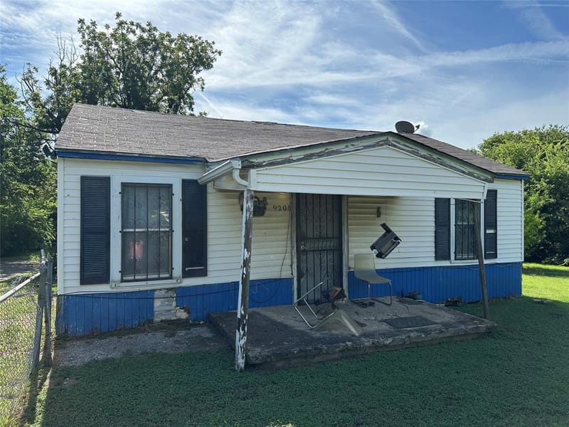 9208 Newhall Street, Dallas TX 75232 - Photo 2