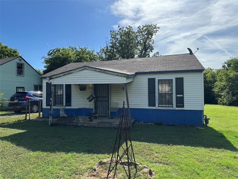 9208 Newhall Street, Dallas TX 75232