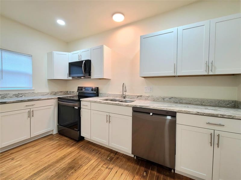 110 W Morton Street, Denison TX 75021 - Photo 8