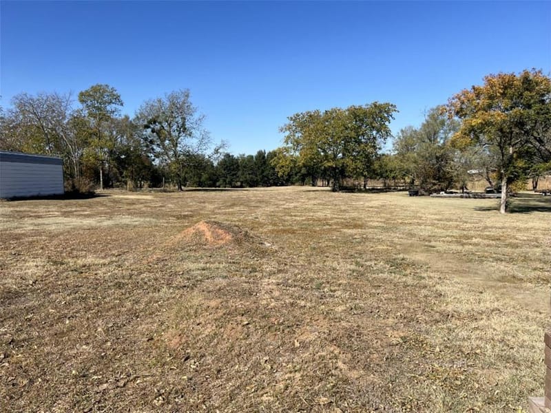 724 Franklin, Bellevue TX 76228 - Photo 7
