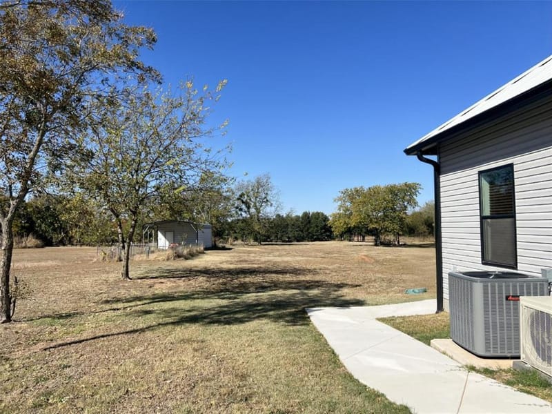 724 Franklin, Bellevue TX 76228 - Photo 8