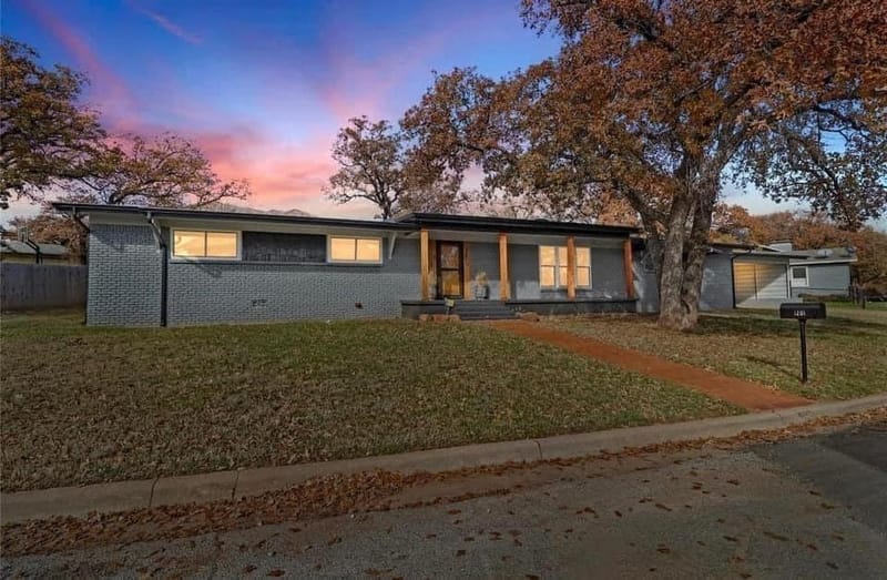 1201 NW 6th Avenue, Mineral Wells TX 76067 - Photo 3