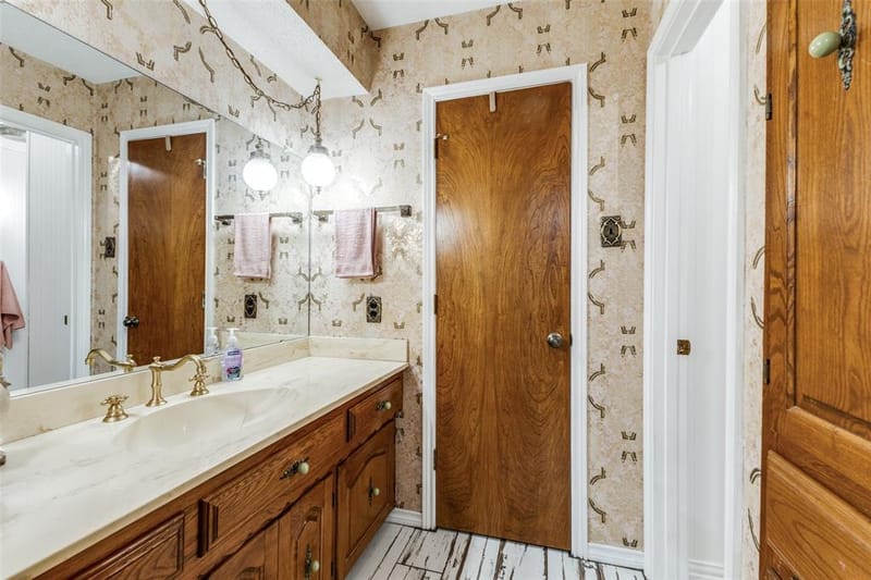 10615 Old Seagoville Road, Dallas TX 75217 - Photo 25