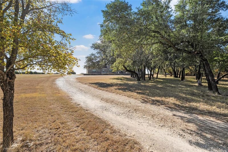 2370 Garrett Lane, China Spring TX 76633 - Photo 6