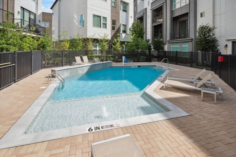 381 E Greenbriar # 1402, Dallas TX 75203 - Photo 23