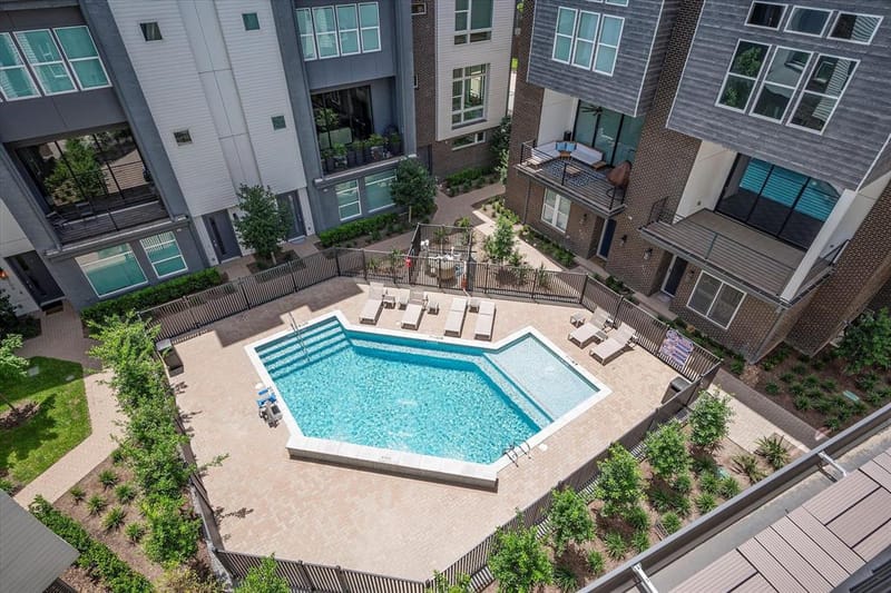 381 E Greenbriar # 1402, Dallas TX 75203 - Photo 12