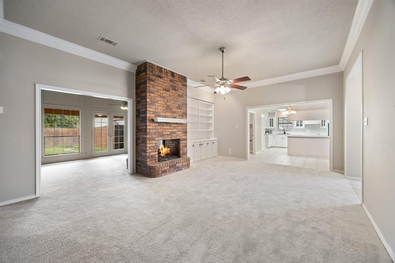420 E Coachlight Trail, Rockwall TX 75087 - Photo 2