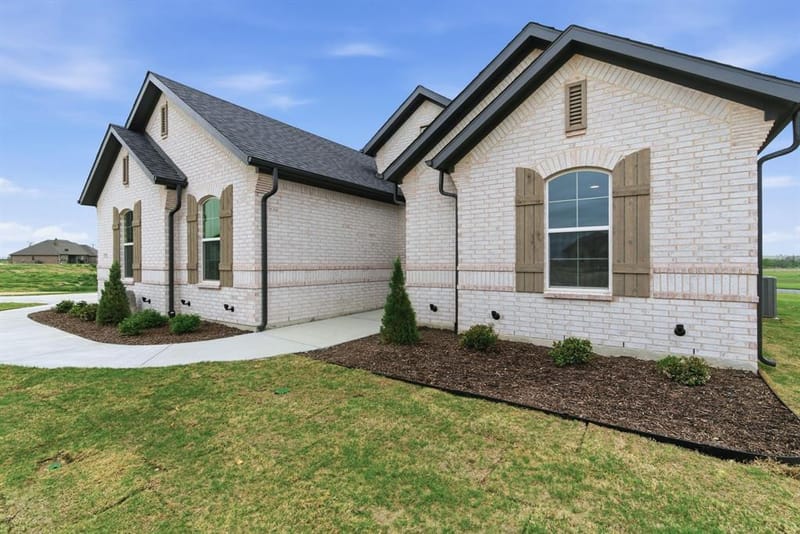 117 Emma Court, Decatur TX 76234 - Photo 2