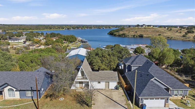 2707 Austin Drive, Granbury TX 76048 - Photo 3