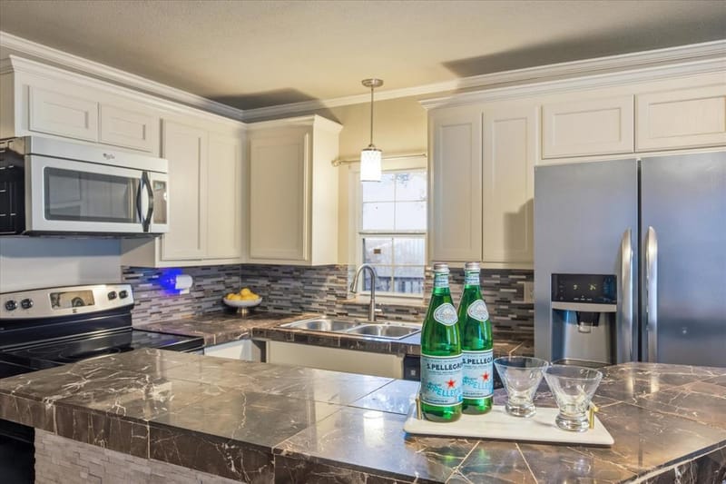 2707 Austin Drive, Granbury TX 76048 - Photo 11