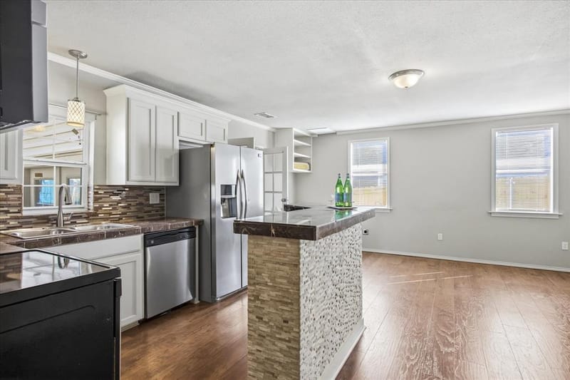 2707 Austin Drive, Granbury TX 76048 - Photo 8
