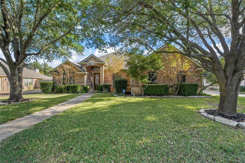 302 Canterbury Drive, Waco TX 76712 - Photo 2