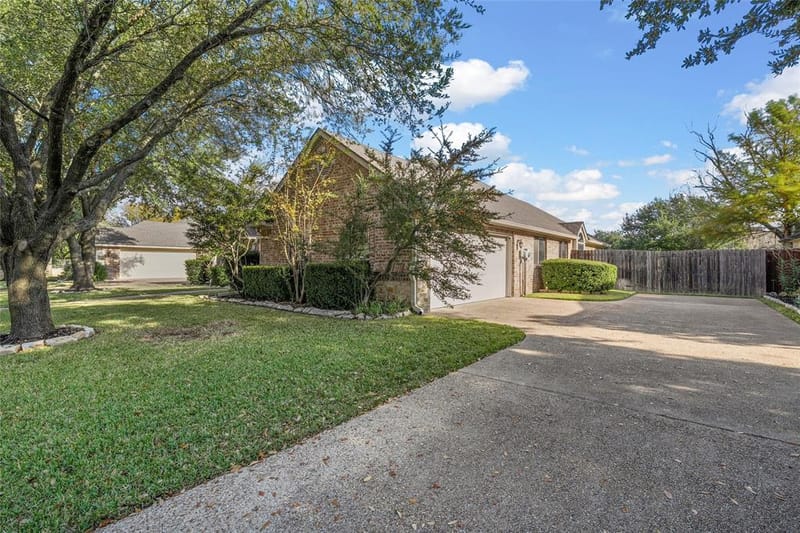302 Canterbury Drive, Waco TX 76712 - Photo 3