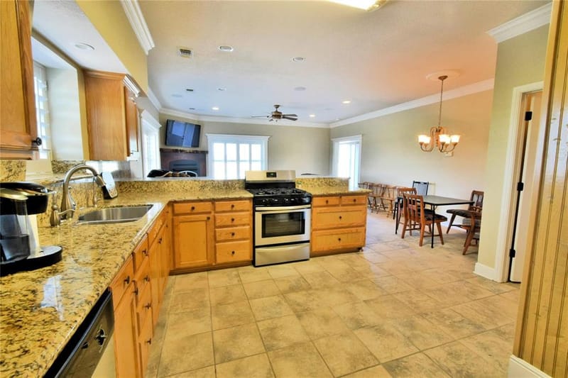 108 Barham, Bridgeport TX 76426 - Photo 17