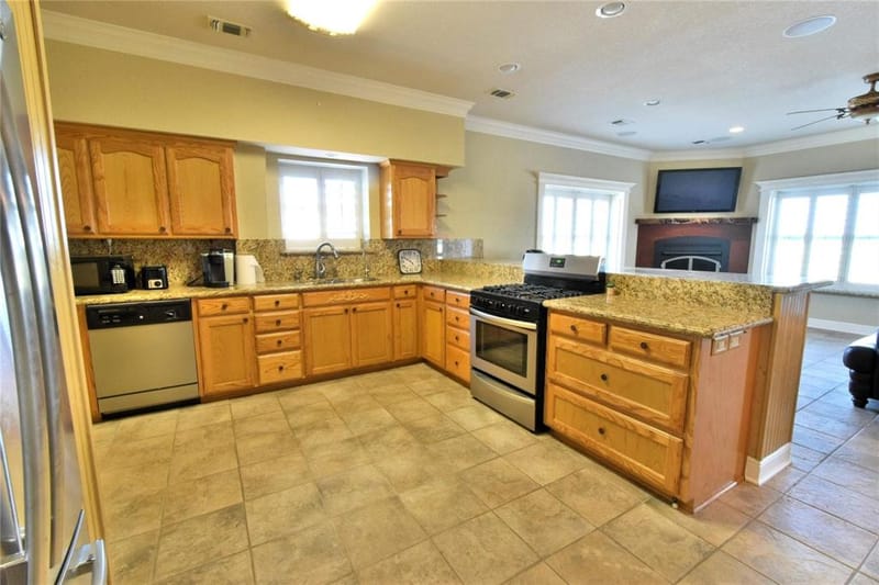 108 Barham, Bridgeport TX 76426 - Photo 16