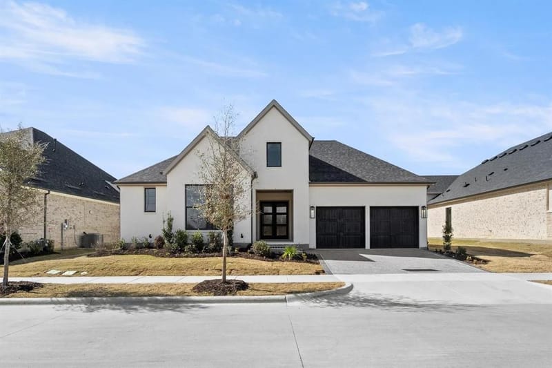 4728 Hawthorn Hills Lane, Arlington TX 76005 - Photo 2