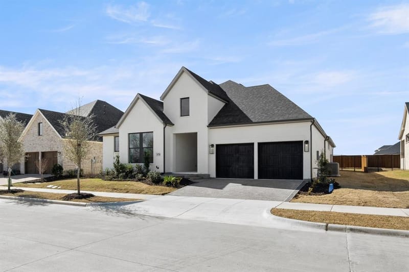 4728 Hawthorn Hills Lane, Arlington TX 76005 - Photo 7