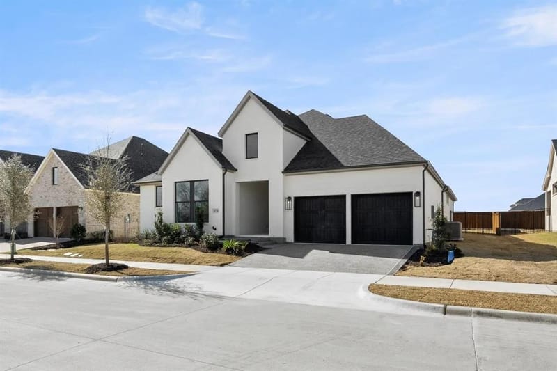 4728 Hawthorn Hills Lane, Arlington TX 76005 - Photo 5